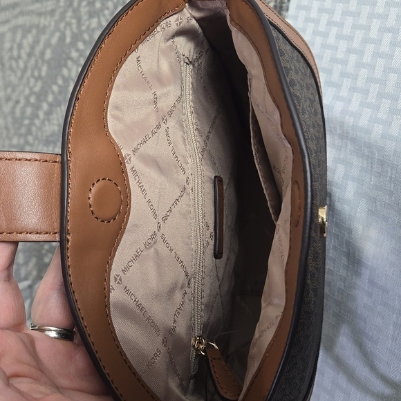 Michael Kors Gabby Small Crossbody bag NWT - Picture 7 of 8